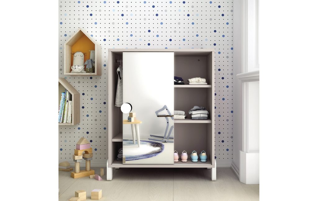 armadio montessori con specchio